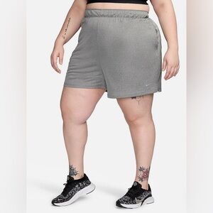 Nike Dri-FIT Attack Women's Mid-Rise 5" Unlined Training Shorts (Plus SZ) 2X